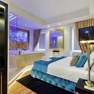  Gasthuis Trevi Diamond Luxury Suites & Jacuzzi Italië